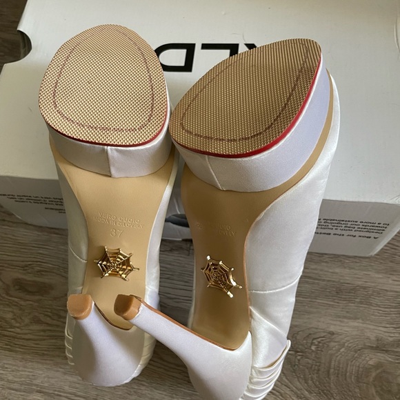 Satin Wedding Platform Heels in White - Picture 5 of 6